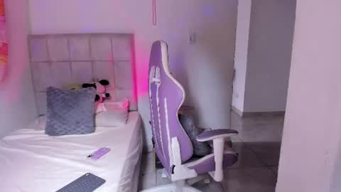 Nicole Independent Model online show from July 22, 4:53 pm
