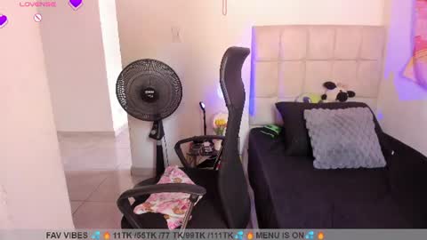 Nicole Independent Model online show from August 11, 9:06 pm