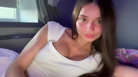 Nicoletta online show from August 12, 5:37 pm