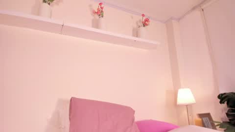 nicolle_evanss_ online show from August 14, 5:44 am