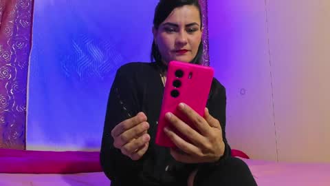nicolle gomes online show from April 28, 2:22 am