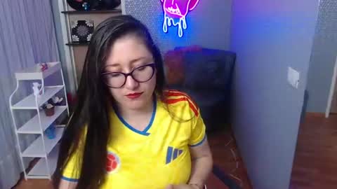 Nicolle  online show from August 8, 1:55 pm