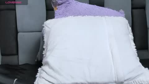 nicolle_smithh_ online show from July 30, 7:59 am