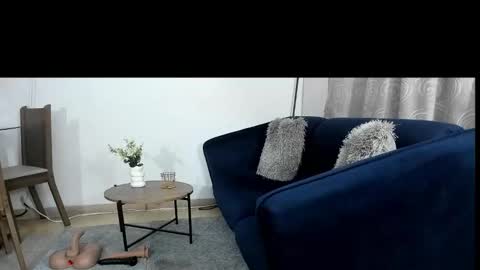 Nicolle Lima online show from February 25, 11:25 pm