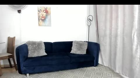Nicolle Lima online show from August 17, 10:37 pm