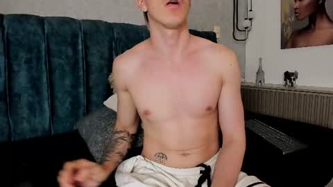 nicolo_damiano online show from August 17, 9:42 pm