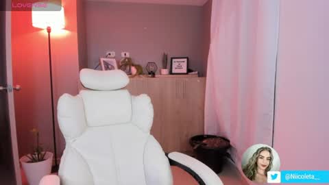 Niicoleta  online show from August 3, 10:39 pm