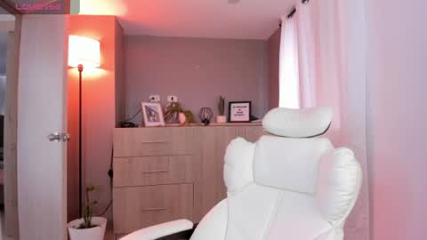 Niicoleta  online show from August 4, 4:37 pm