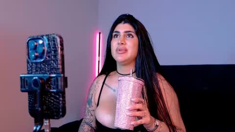 Niinarosee online show from August 3, 9:22 pm