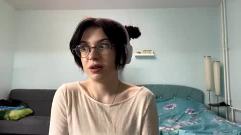 Bella online show from September 7, 7:53 pm
