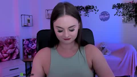 nikki_kiss_ online show from August 7, 2:28 pm