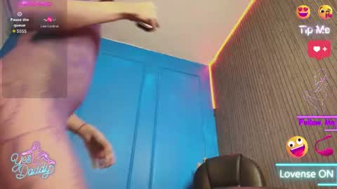 nikki_vesper online show from August 18, 5:46 am