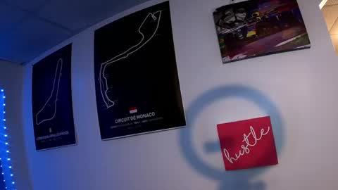 nikkibanksts online show from August 2, 12:50 am