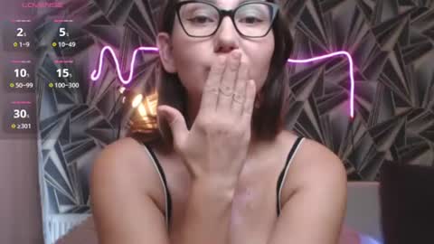 nikkikiss___ online show from August 16, 2:15 am