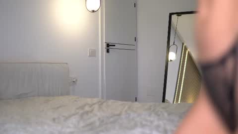 Nicole online show from August 3, 7:04 am
