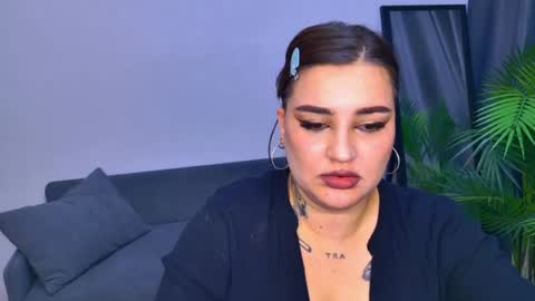 NikkiRise online show from August 11, 4:20 pm