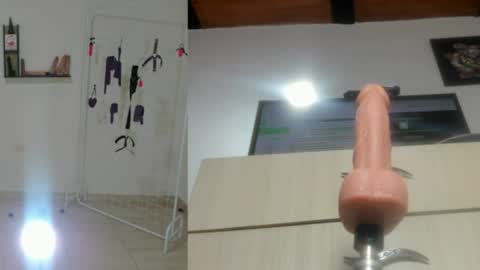 nikky__rosse online show from August 10, 11:00 am