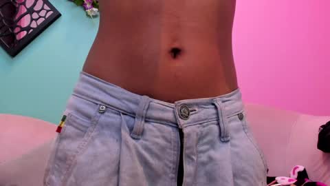 nikkydoll_ online show from March 31, 9:01 pm