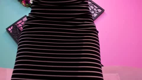 nikkydoll_ online show from April 9, 12:40 am