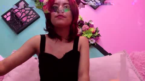 nikkydoll_ online show from April 10, 8:19 pm