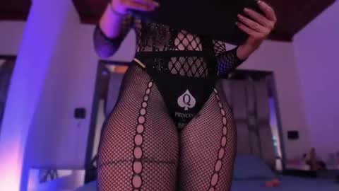     online show from August 7, 3:01 pm