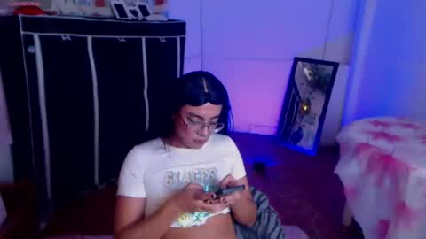 nikol_twink02 online show from August 4, 4:59 pm