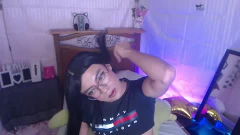 nikol_twink02 online show from August 14, 5:38 pm