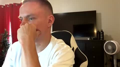 nikolai_russian_daddy online show from August 2, 8:38 pm