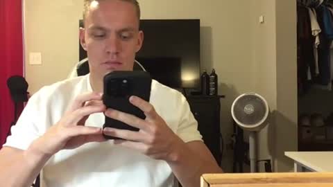 nikolai_russian_daddy online show from August 10, 9:38 pm
