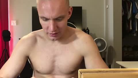 nikolai_russian_daddy online show from August 12, 11:07 pm