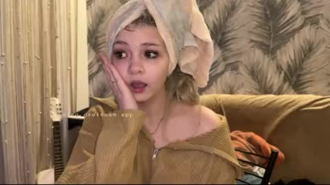 nikoli_naw online show from June 4, 8:35 pm