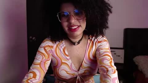 Nicole    GTM-5 1100 pm - 700 am online show from June 19, 6:24 am