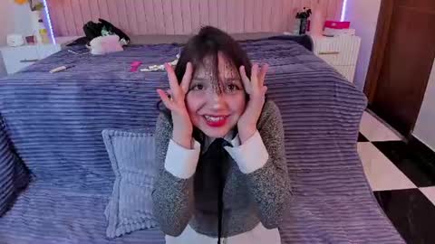 nina_ford_ online show from August 12, 4:04 am
