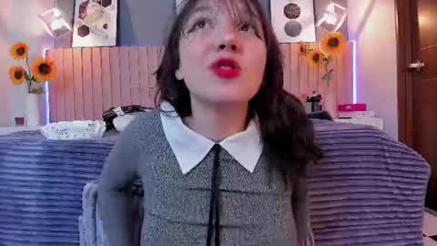 nina_ford_ online show from August 12, 5:10 am