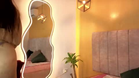 ninaa_james online show from August 5, 4:38 pm