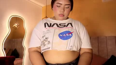 ninaa_james online show from August 11, 12:18 pm
