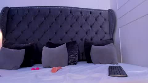 nina rose online show from August 5, 11:58 pm