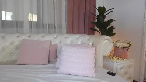 NinaCrystal online show from August 7, 2:06 pm