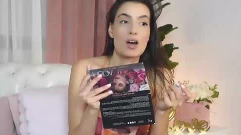 NinaCrystal online show from August 11, 5:15 pm