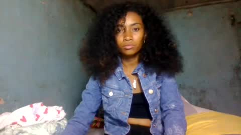 ninaeaa online show from August 3, 9:33 pm