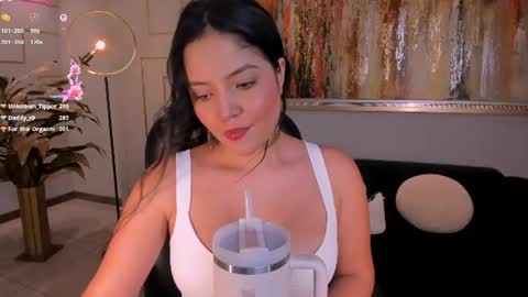  NIna  online show from August 5, 9:46 pm