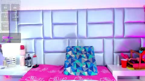 Nicole online show from August 7, 4:07 pm
