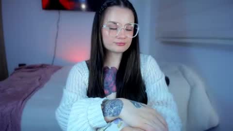 ninavolkov online show from July 7, 12:03 am