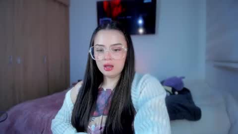ninavolkov online show from July 7, 1:09 am