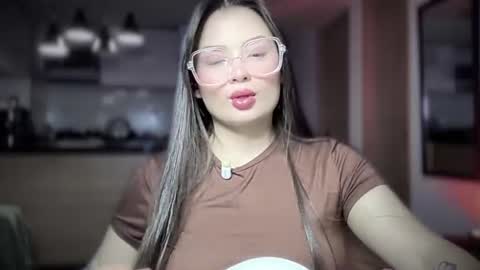 ninavolkov online show from August 5, 11:03 pm