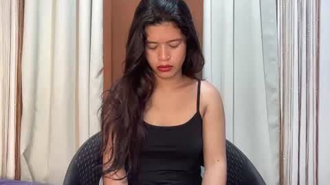 nini_luvskorn online show from July 11, 10:38 pm