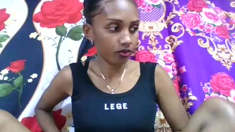 ninie246746 online show from August 8, 7:19 am