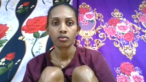 ninie246746 online show from August 9, 5:52 am