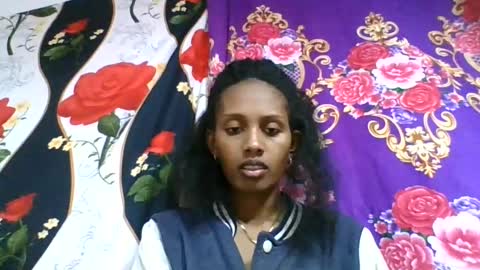 ninie246746 online show from August 14, 9:46 am