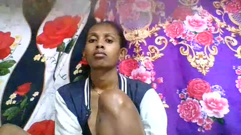ninie246746 online show from August 14, 12:42 pm